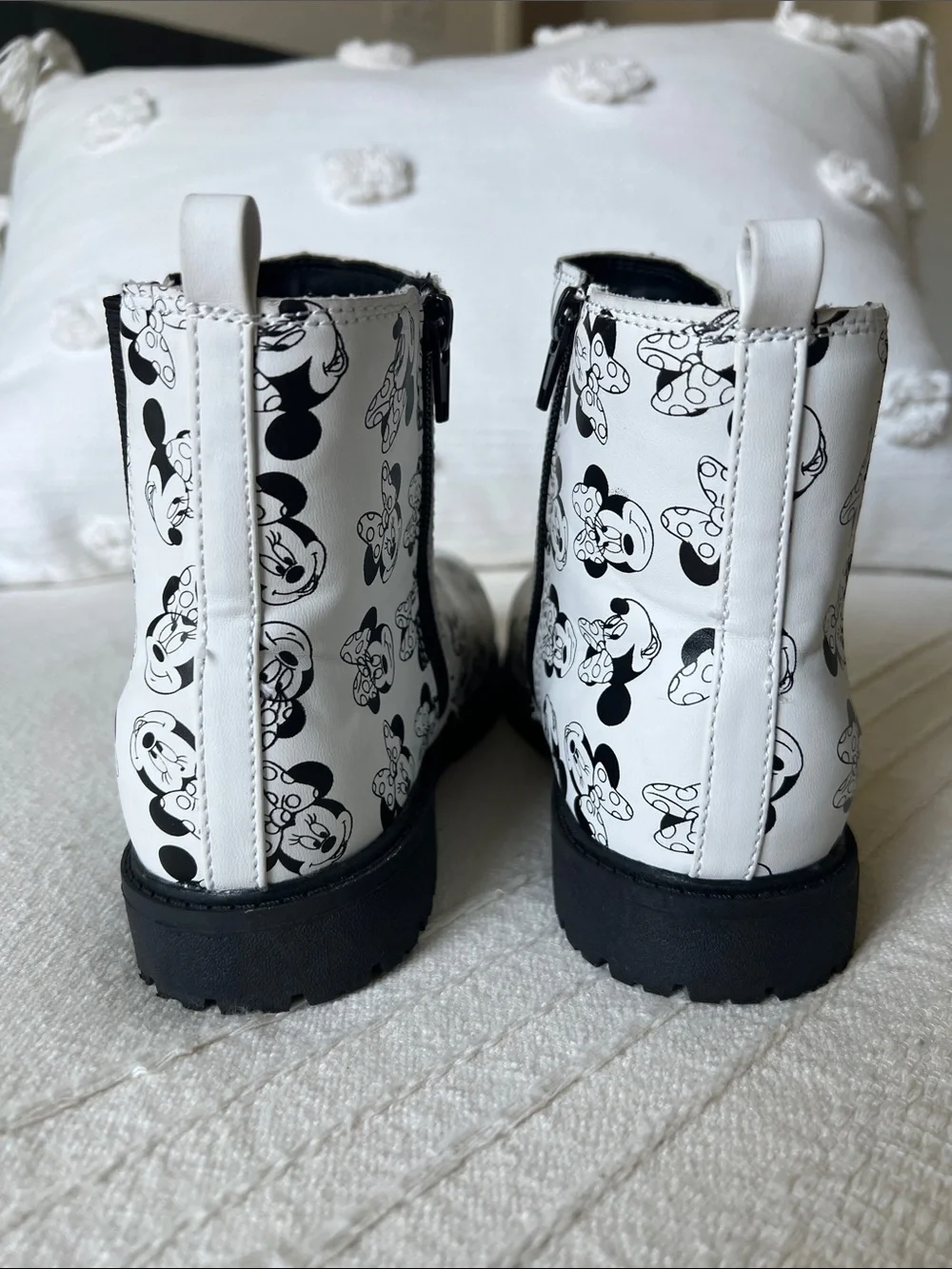 Disney Minnie Mouse Black & White Minnie Print Kids Chelsea Boots